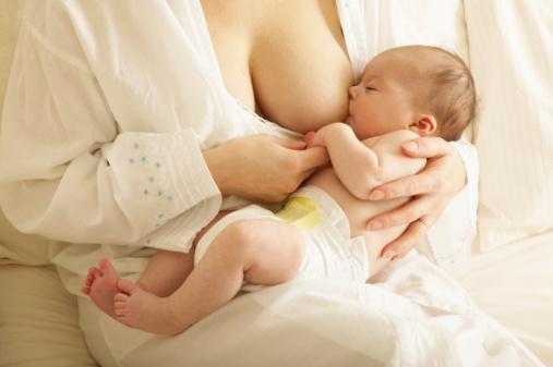 哺乳期妈妈感冒了,可以给宝宝喂奶吗?